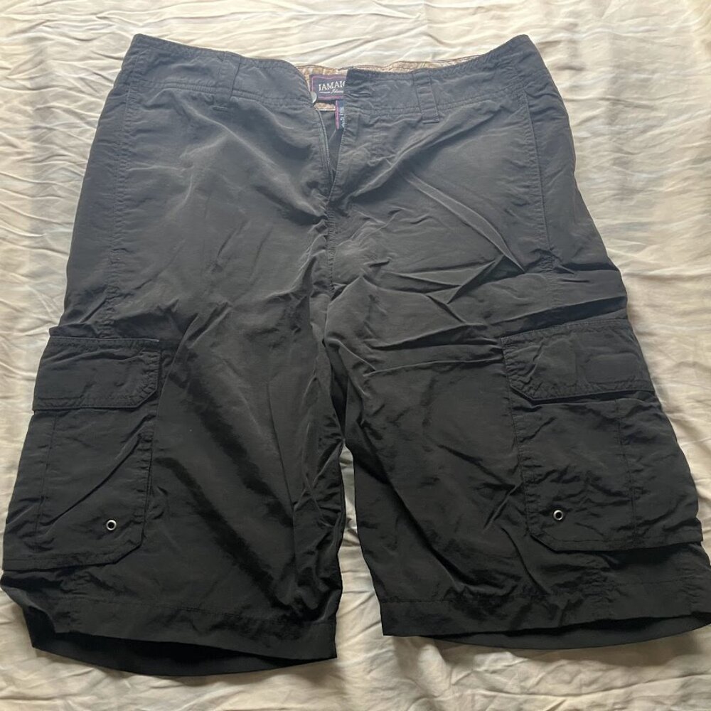 Jamaica Jaxx black shorts